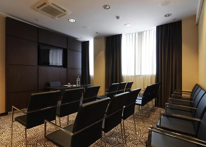 كراون بلازا ميلانو سيتي فندق ميلان