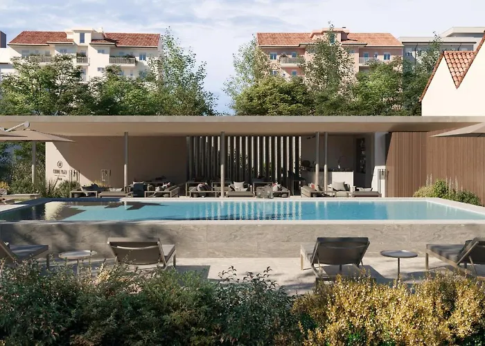 Crowne Plaza By Ihg Hotel 4*