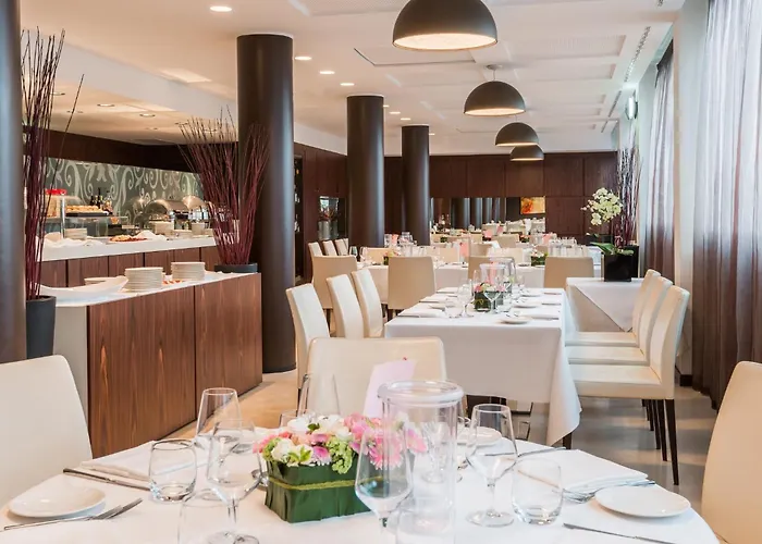 كراون بلازا ميلانو سيتي 4*