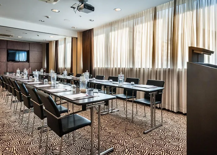 كراون بلازا ميلانو سيتي ميلان