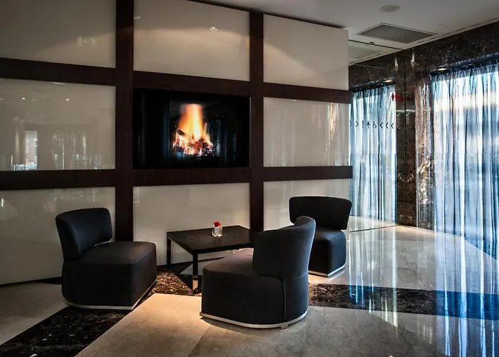 كراون بلازا ميلانو سيتي فندق