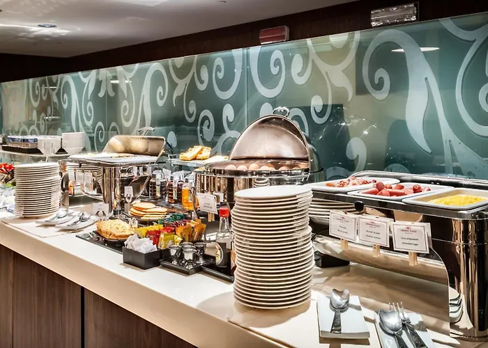 كراون بلازا ميلانو سيتي فندق 4*