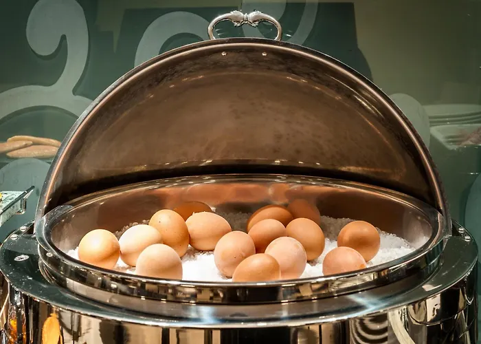 كراون بلازا ميلانو سيتي فندق 4*