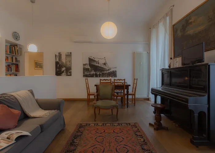 Italianway - Vincenzo Monti 52 *