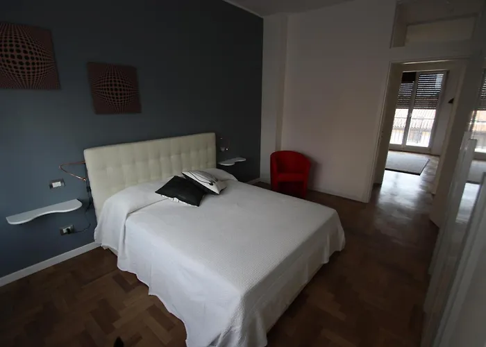 Bruzzanese Apartman Milánó