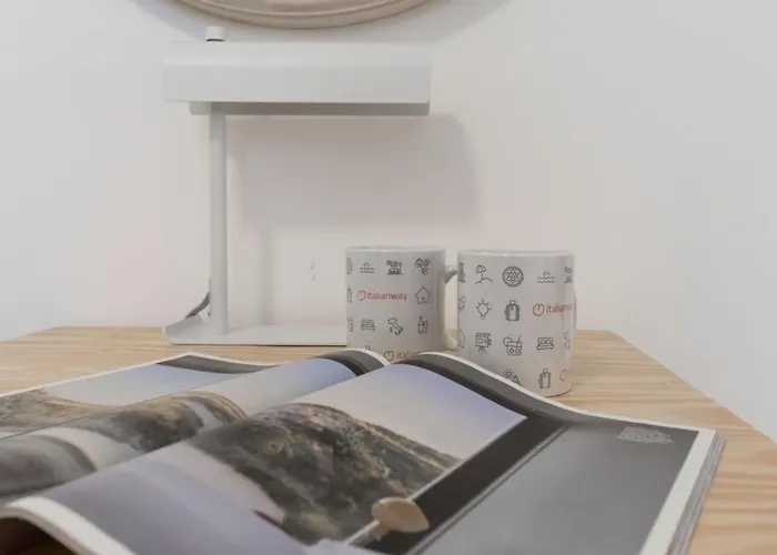 Atto Vannucci 15 B *