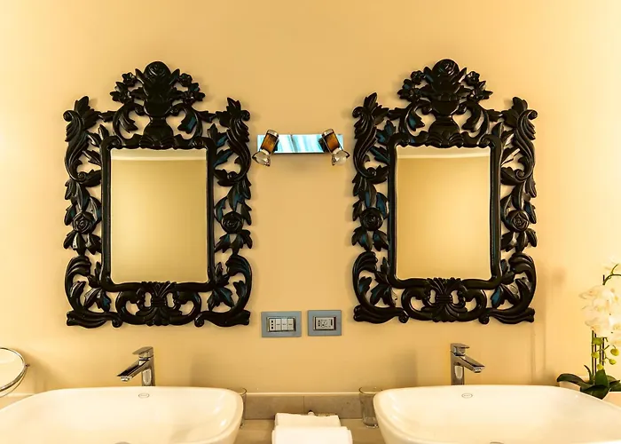 Townhouse 33 Boutique