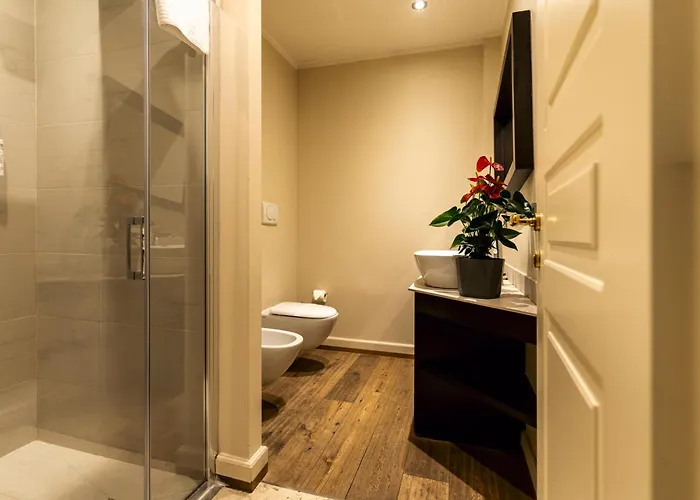 Townhouse 33 Boutique 4*