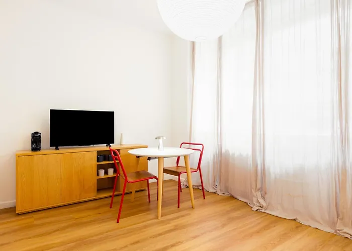 招待所 Spacious Design 4*