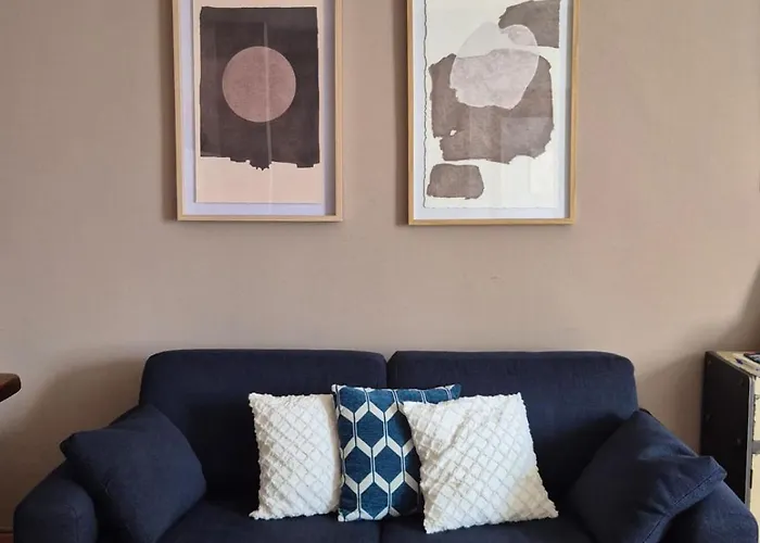 Claire - De Angeli Metro & Citylife Apartment Milan