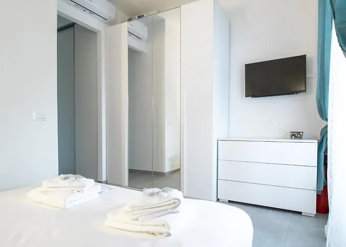 Stylish Flat Porta Venezia Fast Wifi Ac Metro-5 Min From Duomo Apartmán