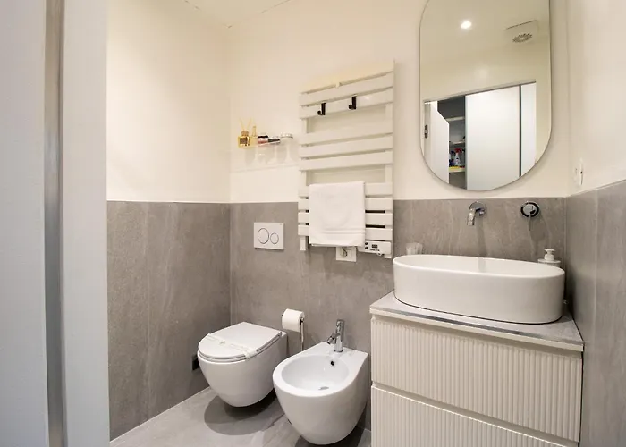 Stylish Flat Porta Venezia Fast Wifi Ac Metro-5 Min From Duomo *