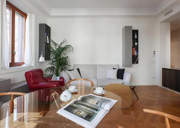 Morozzo1939 - An Authentic Milanese Home, Near Duomo Milaan