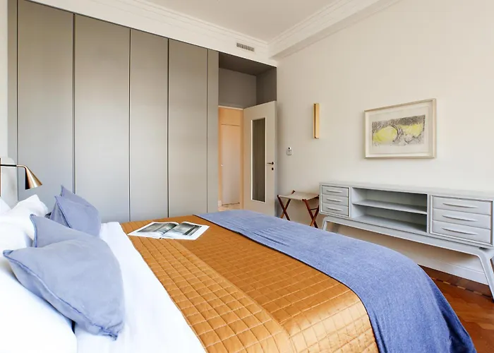 Appartement Morozzo1939 - An Authentic Milanese Home, Near Duomo Milaan