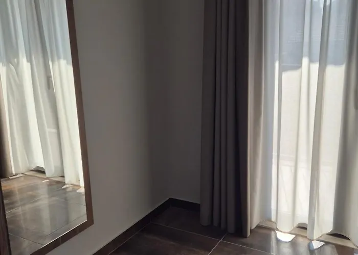 V7 Hotel