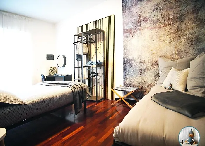 10 Min - Bright & Modern, Up To 5 Beds *