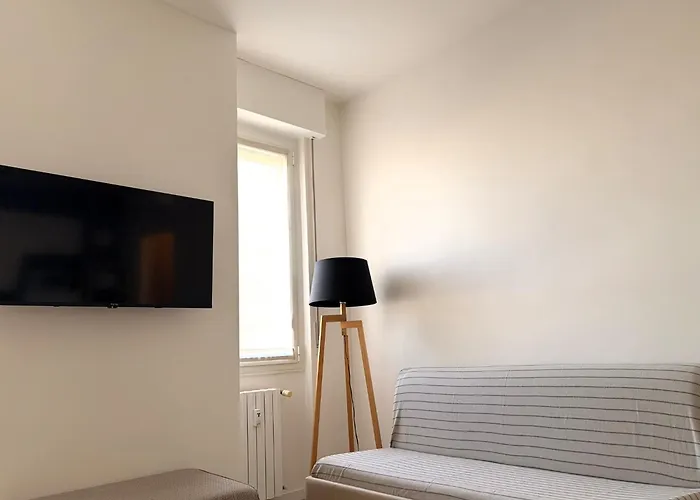 Intero Zona Prada, Metropolitana M3 Brenta * ميلان