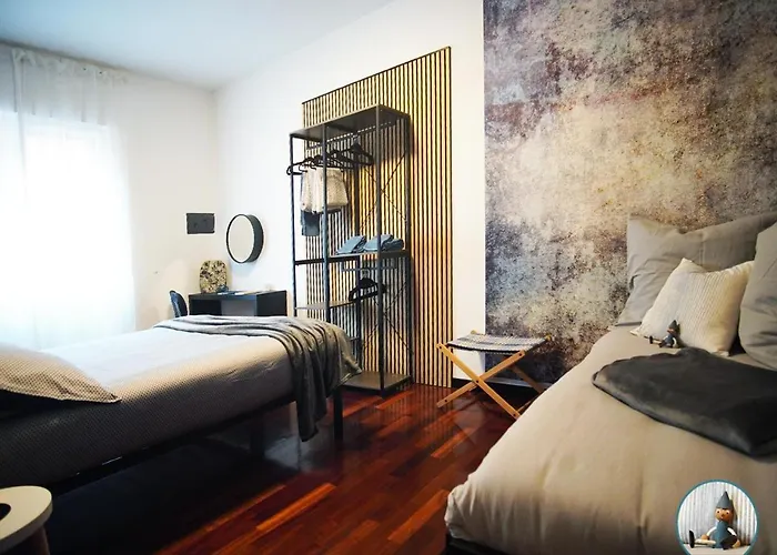 10 Min - Bright & Modern, Up To 5 Beds *