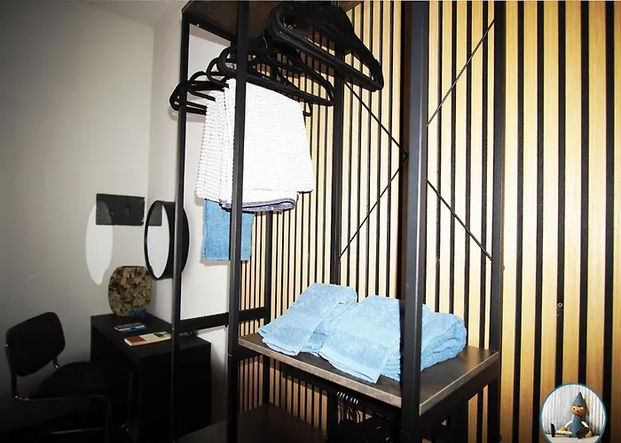 10 Min - Bright & Modern, Up To 5 Beds Apartman