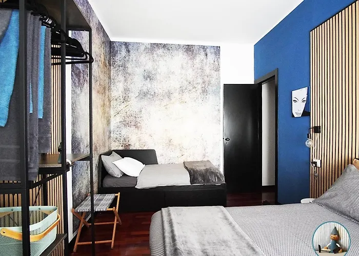 10 Min - Bright & Modern, Up To 5 Beds *