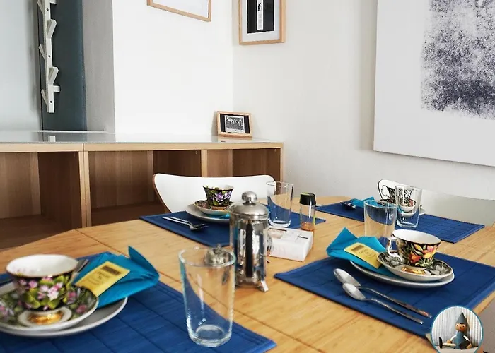 10 Min - Bright & Modern, Up To 5 Beds *