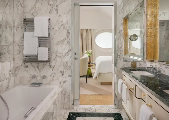 Hotel Four Seasons 5*