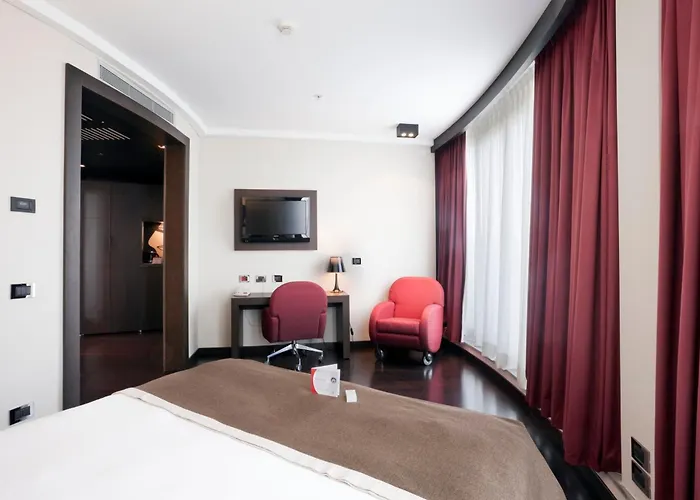 Crowne Plaza By Ihg Hotel Mediolan