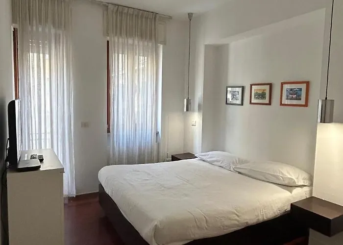 Bright And Cozy In Isola District - Marco Polo