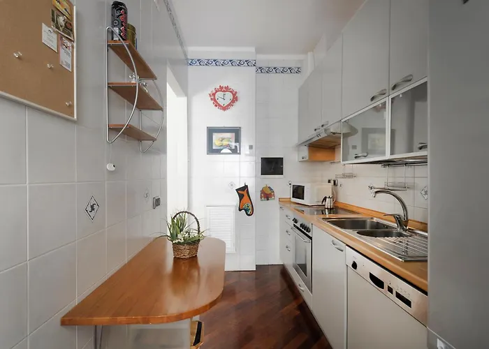 Daire Final Weekend Design Week - Up To 4 People - 2 Bathrooms *