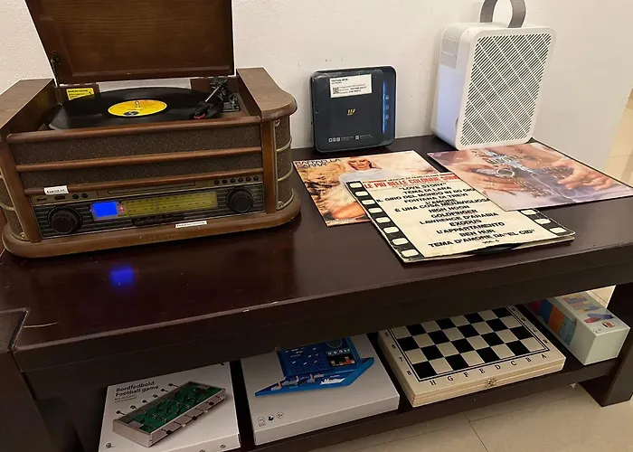 Apartamento The Wine Cave, Spacious 2Bdr 100Sqm Apartment, Steps From Milano Centrale, Ideal For Large Families And Groups - Strong Wifi *