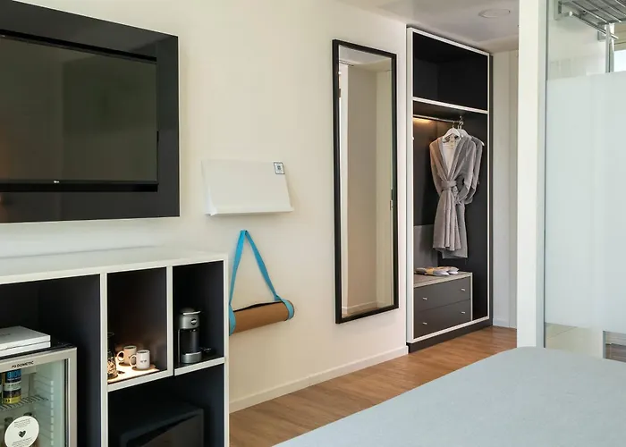 Innside Milano Torre Galfa 4*