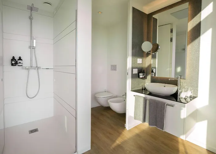 Innside Milano Torre Galfa 4*