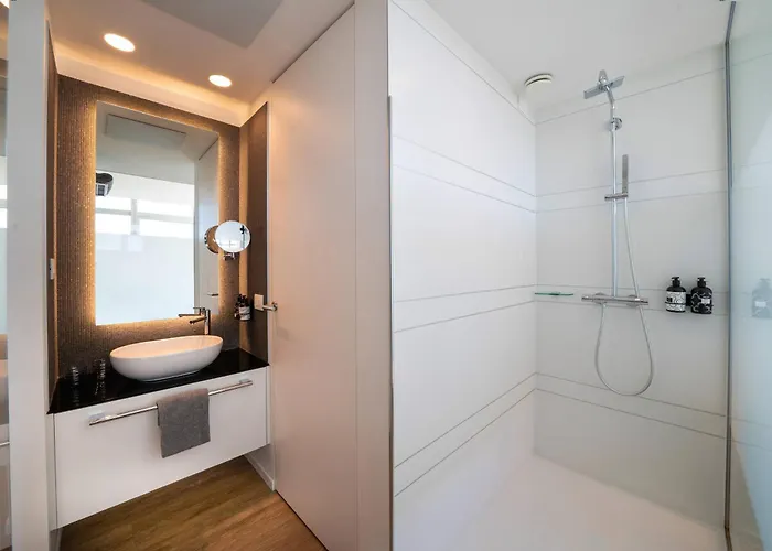 Innside Milano Torre Galfa 4*