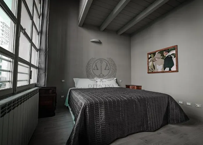 Officina - , Navigli, Bocconi, Movida, Porta Ticinese * ミラノ