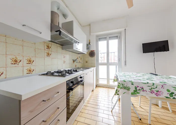 Guesthost - Bonola M1 Bright & Functional Flat Mailand