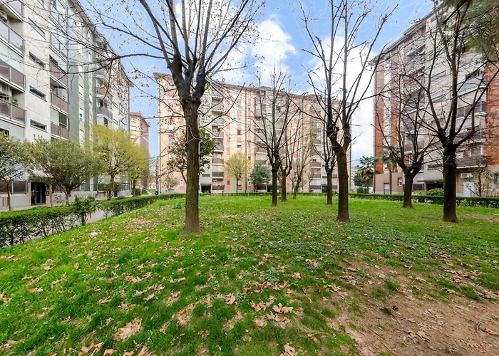 Guesthost - Bonola M1 Bright & Functional Flat Apartment