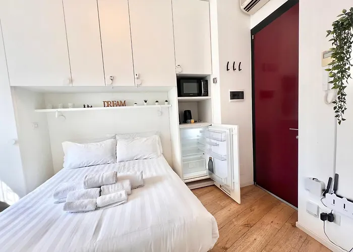 Lejlighed 5 Min Walk To Duomo Petite Loft!