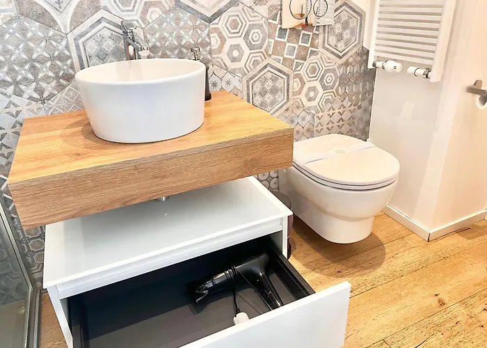 5 Min Walk To Duomo Petite Loft! Appartamento *