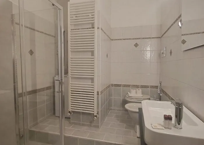 Guesthost -oronzo Washington Milán