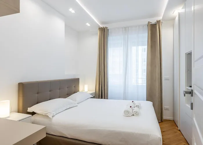 Doria 10 Next To Train Station Apartment