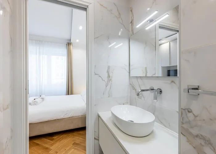 Doria 10 Next To Train Station Apartment *