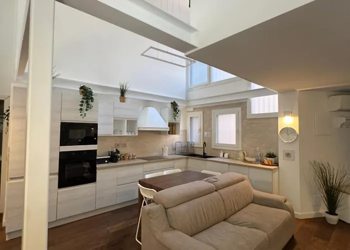 Dea Dreams - Lofty Marghera Holiday home Milan