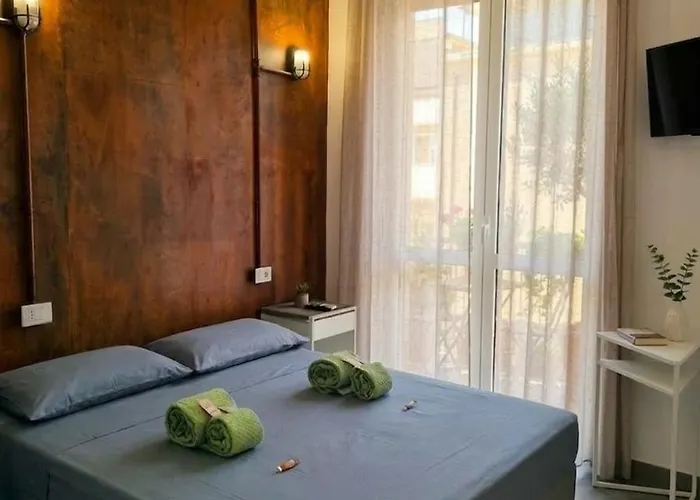 -l' Oasi Del Turista, 1- Station