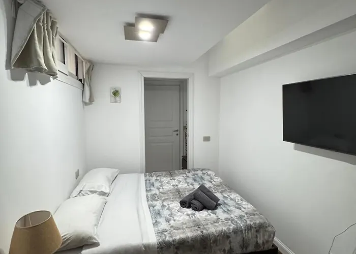 Dea Dreams - Lofty Marghera Holiday home