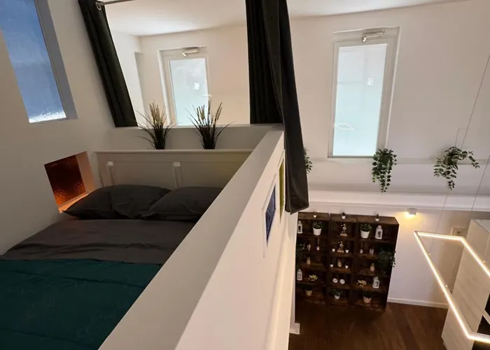 Dea Dreams - Lofty Marghera Holiday home *