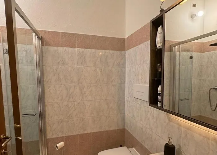 In Elegant Close To The Center