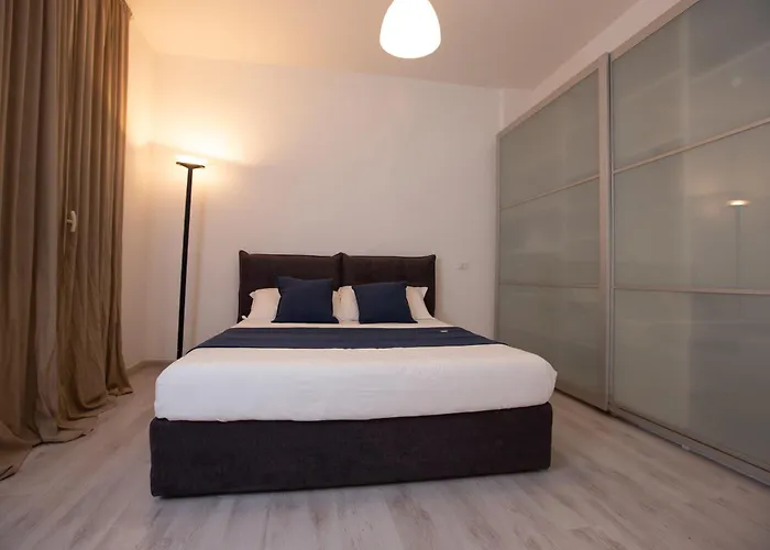 Elegant Little - Center - M4 Station דירה *