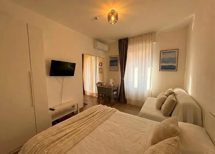 Loreto 15 Mins From Duomo - M1 Rovereto アパート *