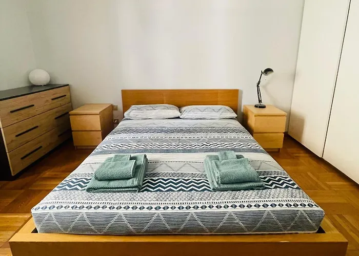 Downtown Chic - Quiet Retreat With Free Wifi & Air Conditioning 밀라노