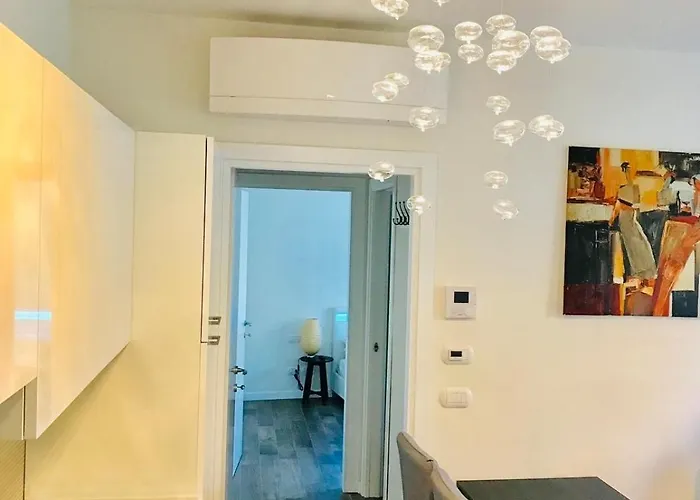 Station Style Apartment *